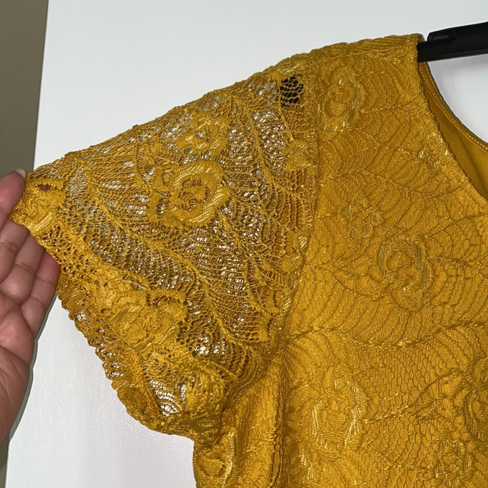Lace Top - Picture 2 of 6
